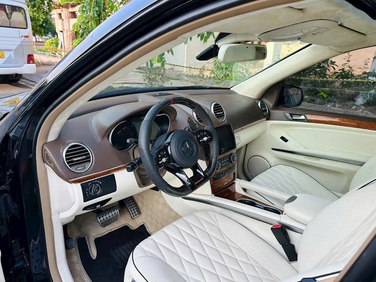 Bọc ghế Mercedes Kem